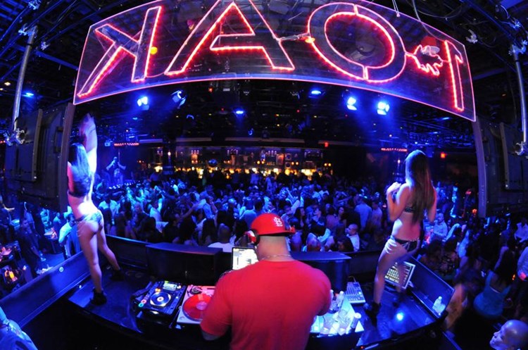 Party at 1OAK VIP nightclub in Las Vegas. Find promoters for guest list in Clubbable