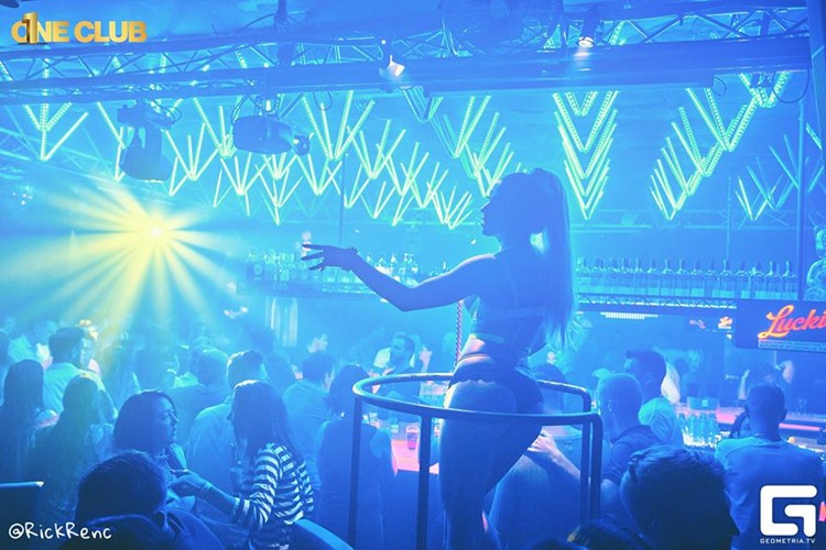 1One Club nightclub Prague