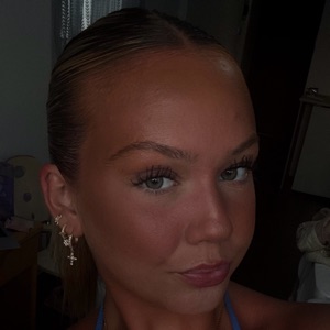 Sylvia Garðarsdottir 23