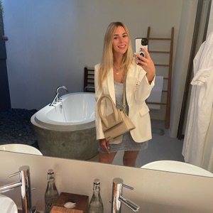 Laura Roth 3