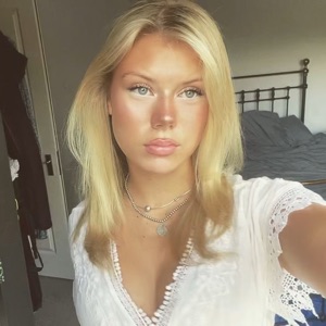 Mia Johnson 1