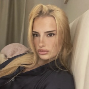 Khloë Goodwin 2
