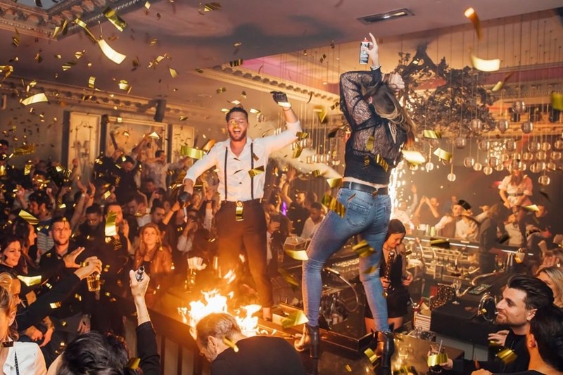 Soirée dans la boîte Chrystie VIP à Cannes. Trouvez des promoteurs pour la liste des invités sur Clubbable