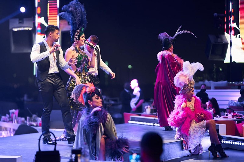 White Dubai nightclub party clubbing