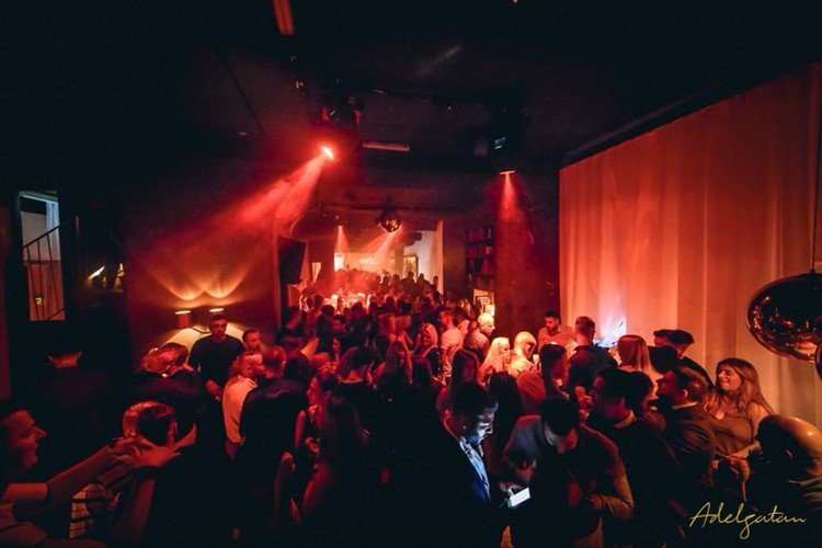 Adelgatan Club nightclub Malm&#246; fun party people drinking music