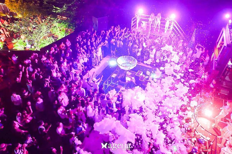 Ageha nightclub Tokyo people partying