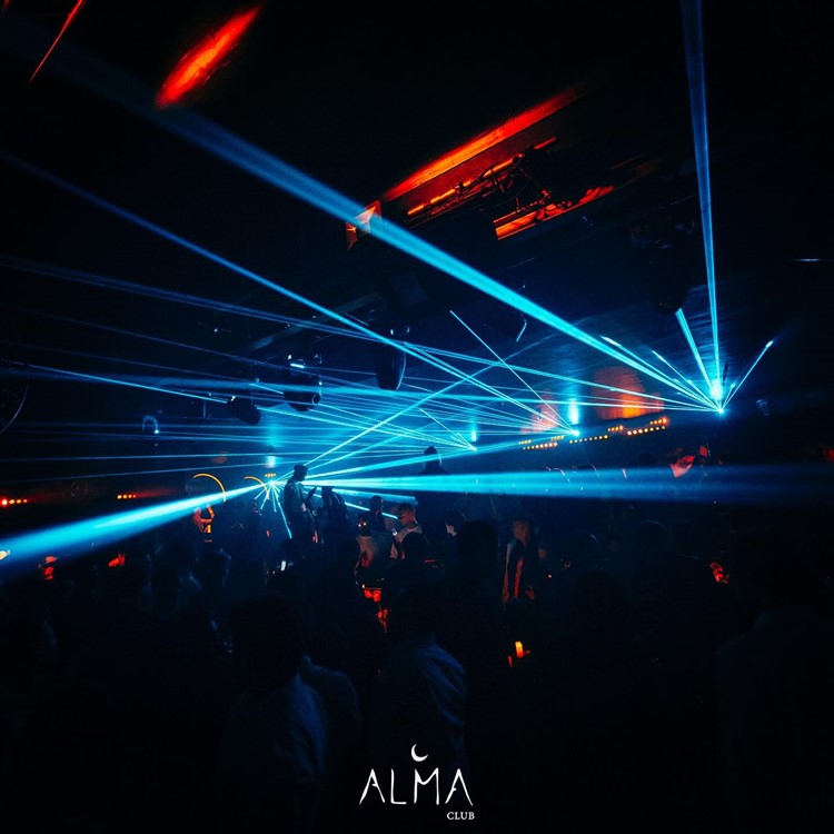 Alma Club Montaigne nightclub Paris