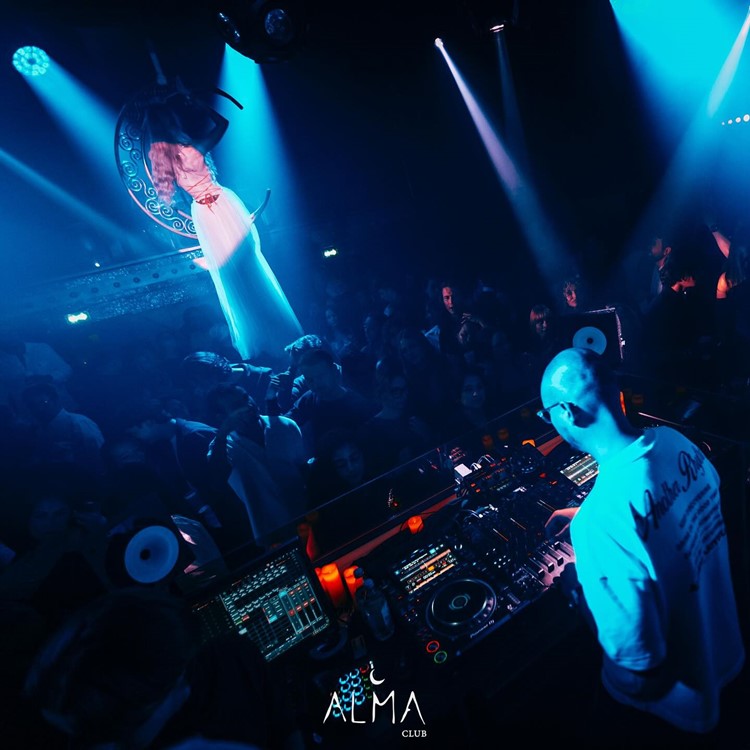 Alma nightclub Paris dance all night go out tonight best club must see