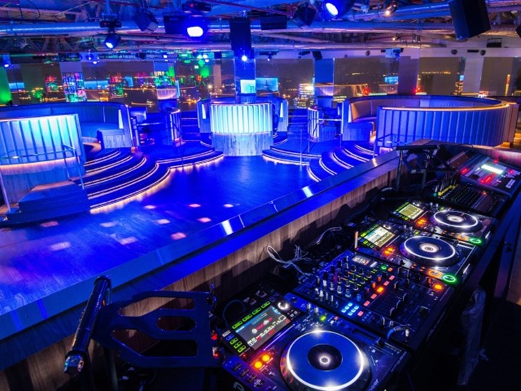 Party at Altimate VIP nightclub in Singapore. Find promoters for guest list in Clubbable