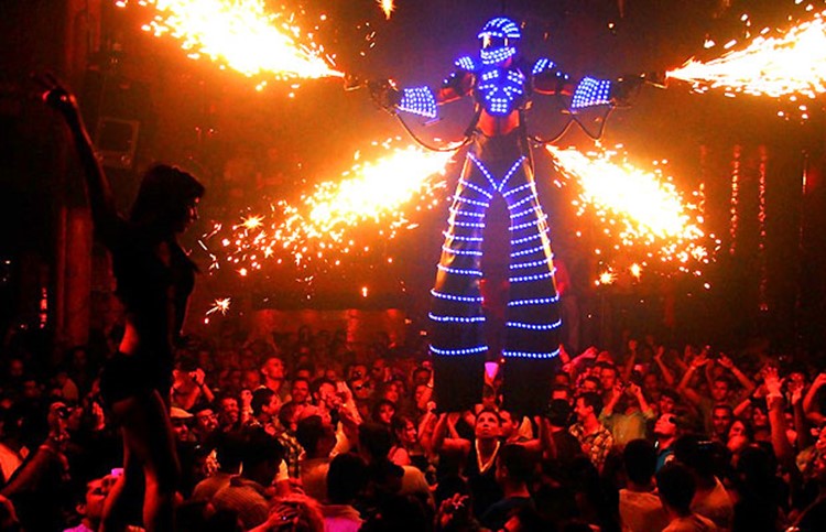 amnesia nightclub ibiza amazing show with exotic dancers and giant costumed man 