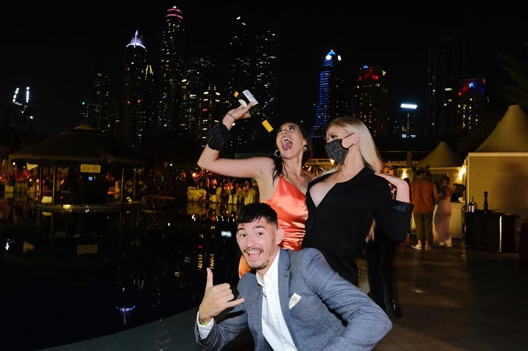 Andreea's Beach Club Dubai girls guys having fun nightclub event