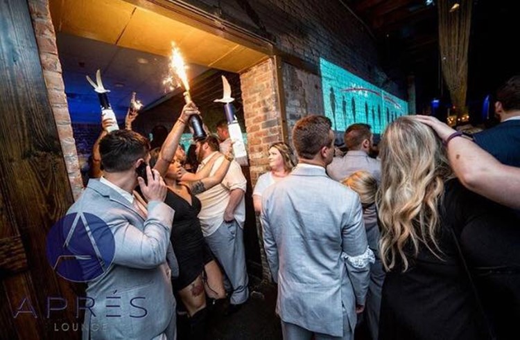 Apres Lounge club New Orleans fun party people dancing having fun music