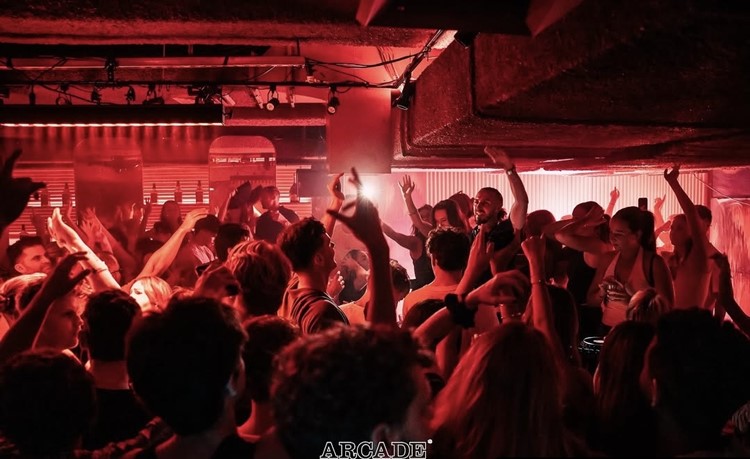 Soirée dans la boîte Arcade VIP à Sydney. Trouvez des promoteurs pour la liste des invités sur Clubbable