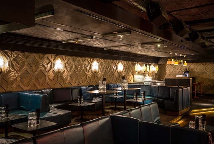 Avenue nightclub Berlin table booking vip area service exclusive luxurious 