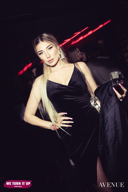 Avenue nightclub Berlin pretty girl guest list dress code black minidress go out tonight