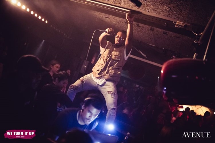 Avenue nightclub Berlin dancers party dance floor music must see club