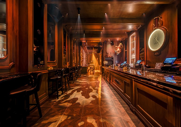 Party at Avenue VIP nightclub in Los Angeles. Find promoters for guest list in Clubbable