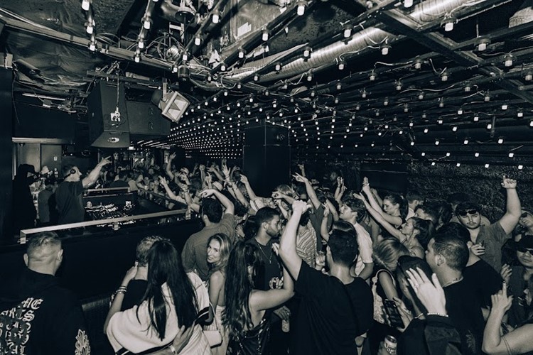 Soirée dans la boîte BSMNT VIP à Boston. Trouvez des promoteurs pour la liste des invités sur Clubbable