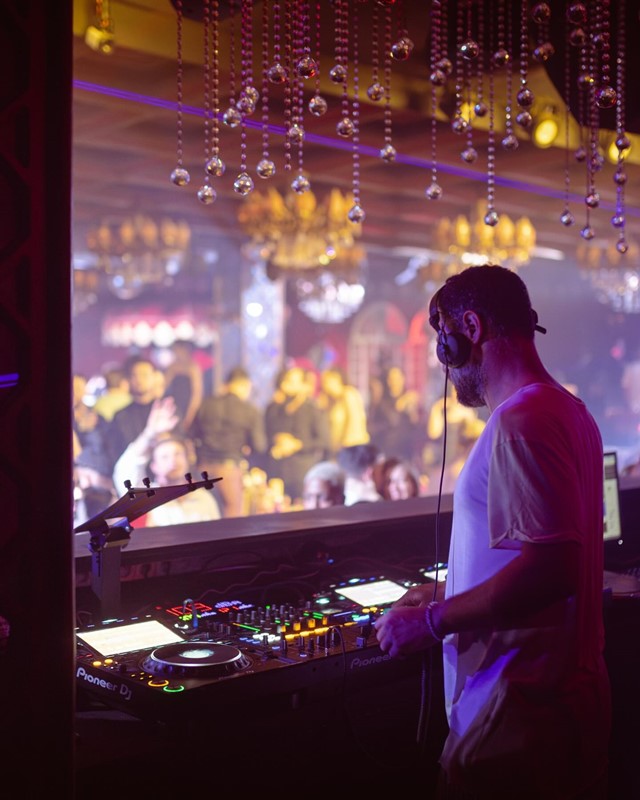 Babouchka nightclub Marrakesh, clubbing, dancing, drinking, partying