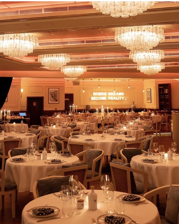 Soirée dans la boîte Bagatelle VIP à Dubai. Trouvez des promoteurs pour la liste des invités sur Clubbable