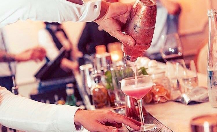 Bagatelle restaurant New York City cocktails alcohol drinks celebrate book now champagne whisky