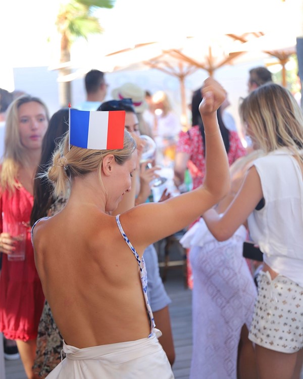 Bagatelle in St Tropez club fun party people dancing dayparty dayclub