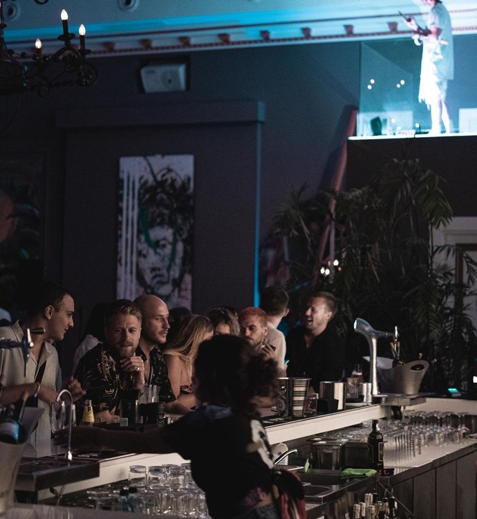 Bando nightclub Marbella fun party live music dance drink