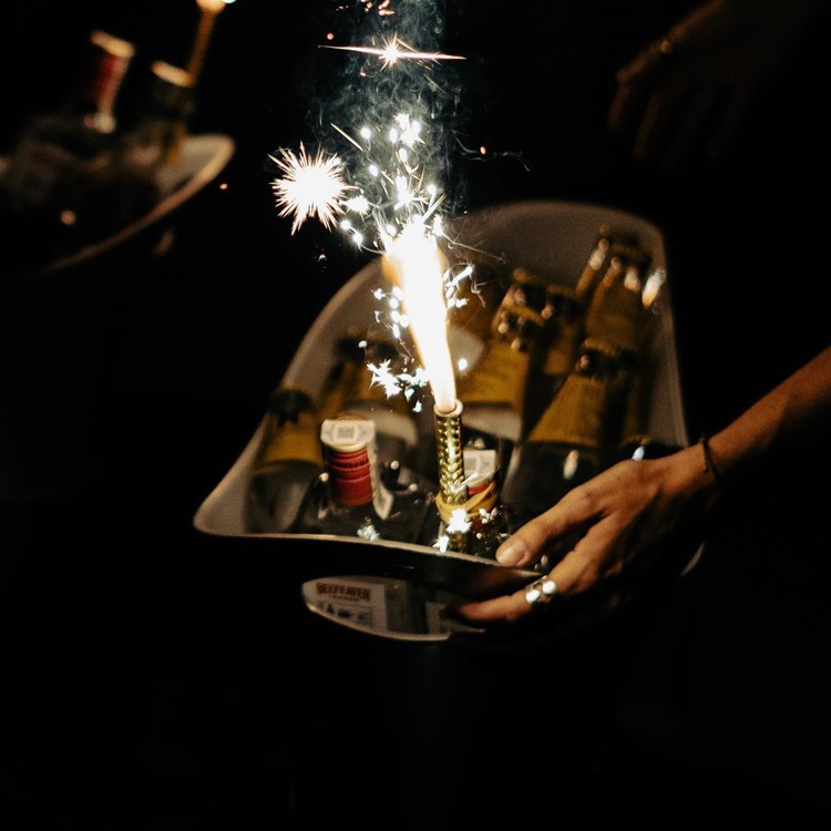 Bando nightclub Marbella bottle service book VIP table reserve now celebrate birthday hen stag due