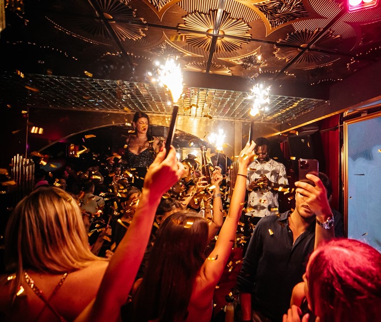 Baroom nightclub Miami fun bottle parade celebration book your vip table now