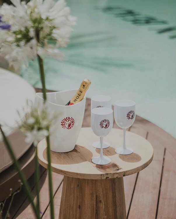 Party at Bastian Beach Club VIP nightclub in Barcelona. Find promoters for guest list in Clubbable