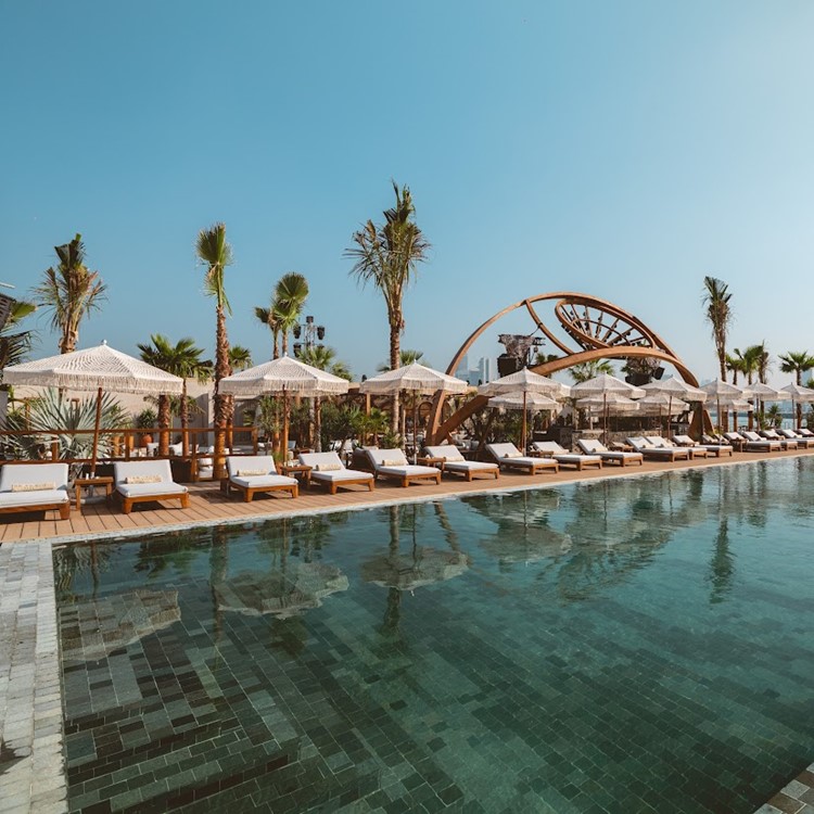 Party at Be Beach VIP nightclub in Dubai. Find promoters for guest list in Clubbable