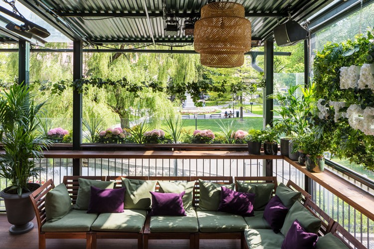 Berns Terrassen nightclub Stockholm have fun dance all night dj music live day book vip table guest list