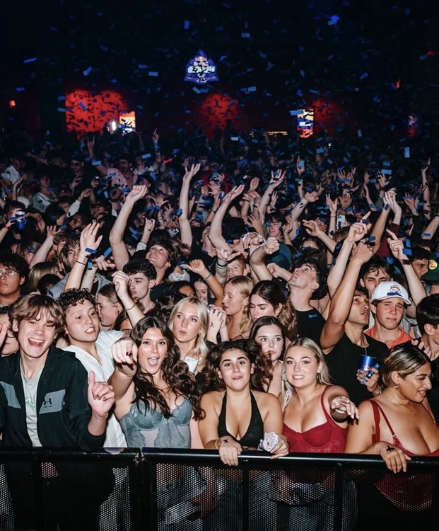 Soirée dans la boîte Big Night Live VIP à Boston. Trouvez des promoteurs pour la liste des invités sur Clubbable