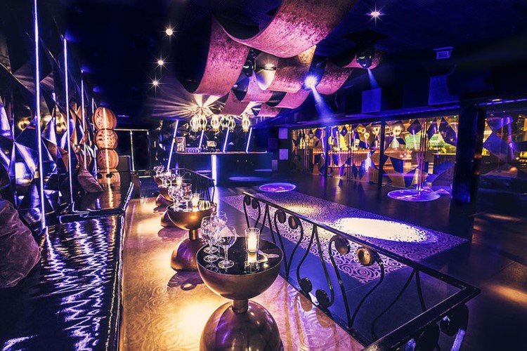 Soirée dans la boîte Bling Bling VIP à Barcelona. Trouvez des promoteurs pour la liste des invités sur Clubbable