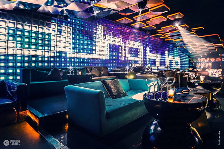 Party at Bling Bling VIP nightclub in Barcelona. Find promoters for guest list in Clubbable