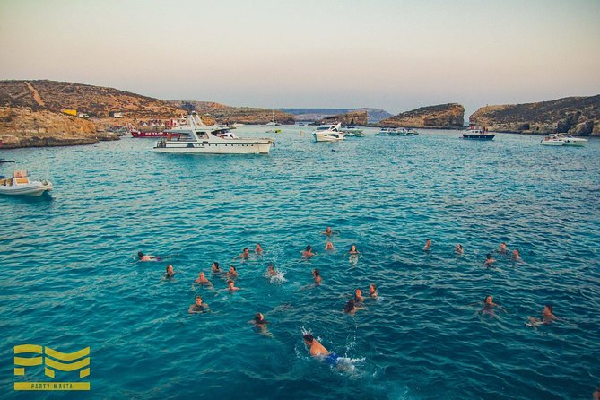 Soirée dans la boîte Blue Lagoon Boat Party VIP à Malta. Trouvez des promoteurs pour la liste des invités sur Clubbable