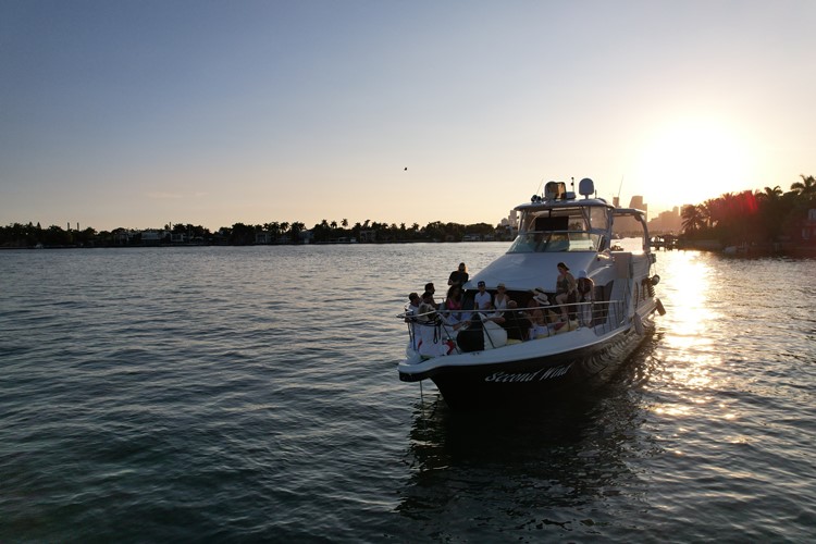 Party at Bluewater Yacht VIP nightclub in Miami. Find promoters for guest list in Clubbable