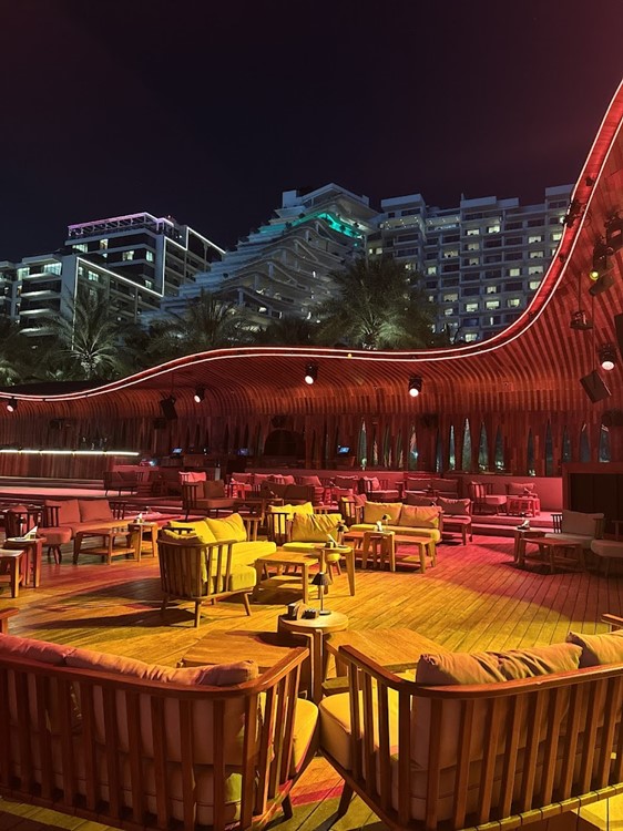 Soirée dans la boîte Bohemia VIP à Dubai. Trouvez des promoteurs pour la liste des invités sur Clubbable