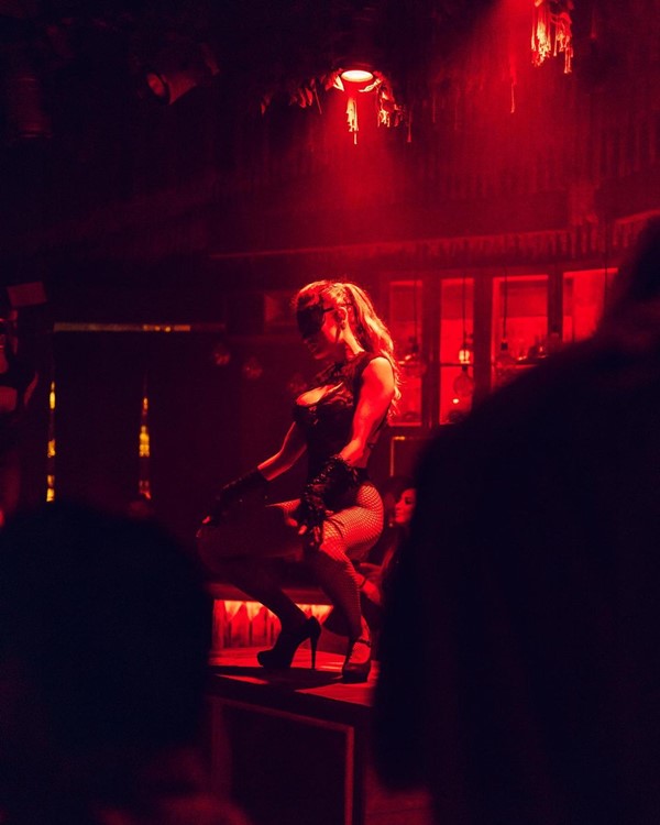 Bonbonniere nightclub in Tulum clubbing people partying event party