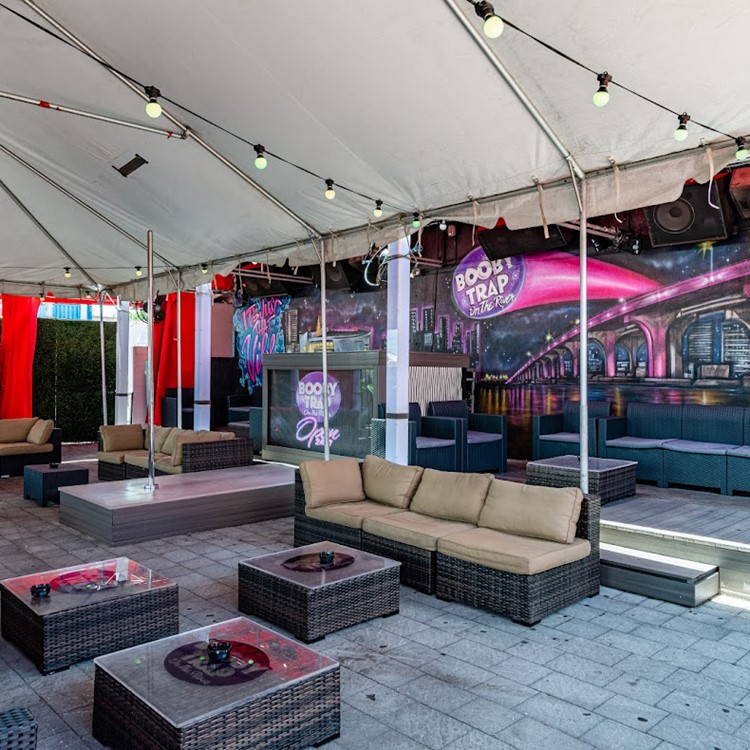 Вечеринка в Booby Trap on the River VIP ночном клубе в Miami. Найти промоутеров для списка гостей в Clubbable