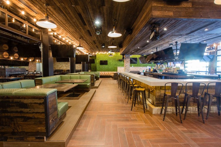 Party at Bottled Blonde VIP nightclub in Chicago. Find promoters for guest list in Clubbable