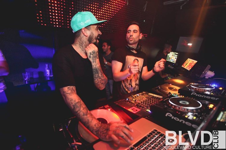 Boulevard nightclub Barcelona djs playing music and having fun 