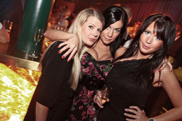 The Brass Bar Stockholm girls having fun go out guest list dresscode mini black dress