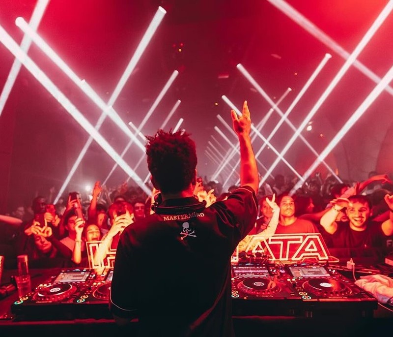 Bridge nightclub Paris pretty brunette girls having fun dancing red lipstick dresscode elegant mini dress high heels guestlist