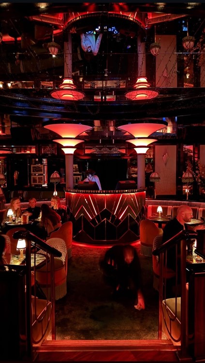 Party at Bund Lounge VIP nightclub in London. Find promoters for guest list in Clubbable
