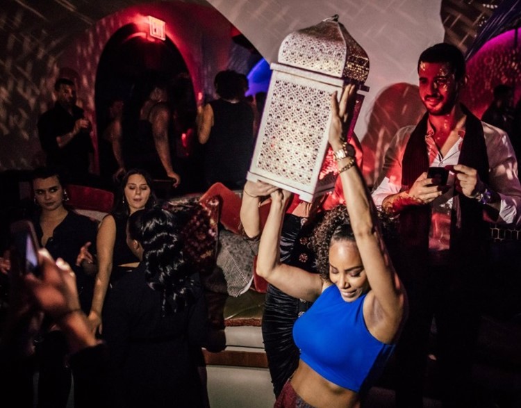 Celon nightclub New York City bubbles champagne parade vip table service book now packages