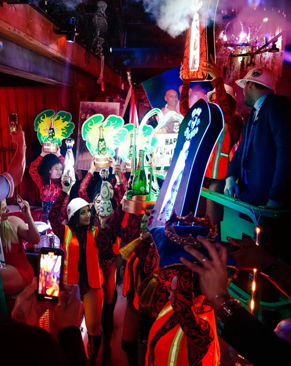 Petrecere la COSANOSTRA club VIP în Miami. Găsește promoteri pentru guest list în Clubbable