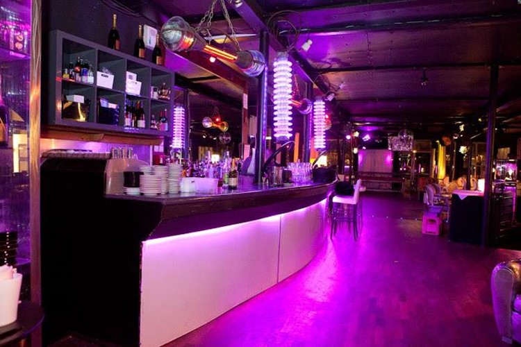 Party at Café Barge VIP nightclub in Paris. Find promoters for guest list in Clubbable
