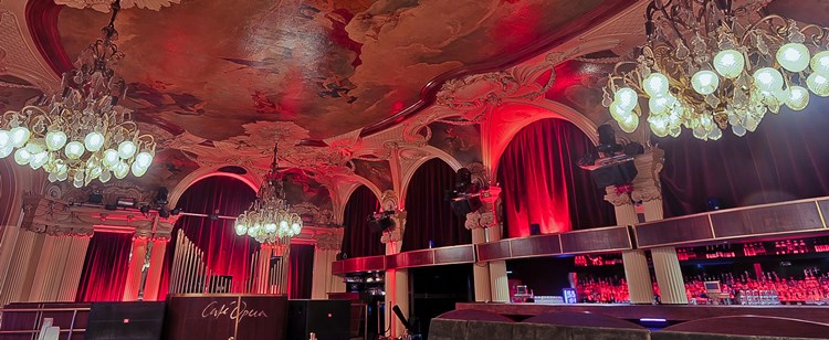 Soirée dans la boîte Café Opera VIP à Stockholm. Trouvez des promoteurs pour la liste des invités sur Clubbable