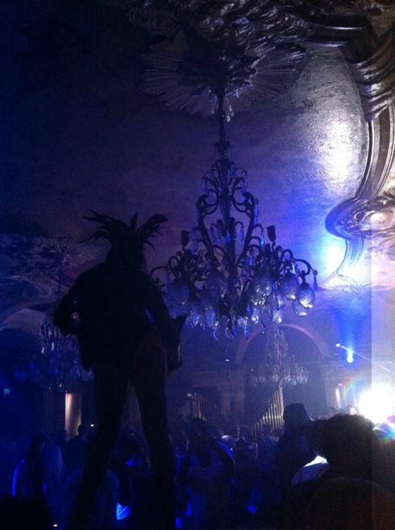 Soirée dans la boîte Café Opera VIP à Stockholm. Trouvez des promoteurs pour la liste des invités sur Clubbable